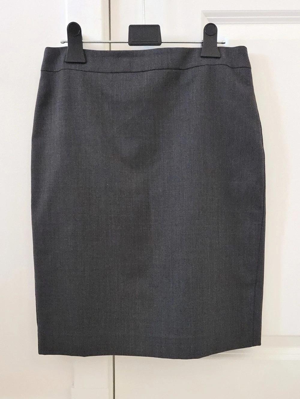 Ann Taylor Pencil Skirt in Gray Size 0P Like New